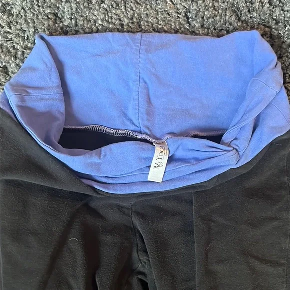 Victoria’s Secret and Pink bootcut/flare legging bundle - Picture 3 of 5